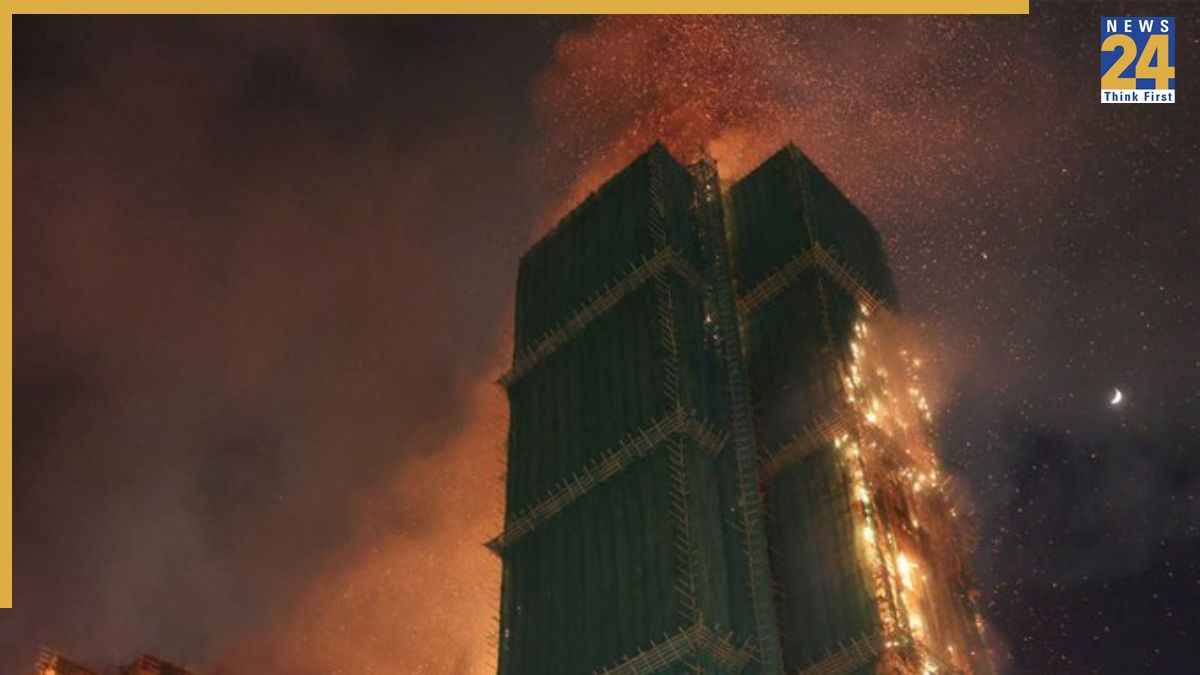 हांगकांग के हाउसिंग कॉम्प्लेक्स में भीषण आग से हाहाकार, अब तक 55 की मौत, 8 इमारतें जलीं, 279 अभी भी लापता