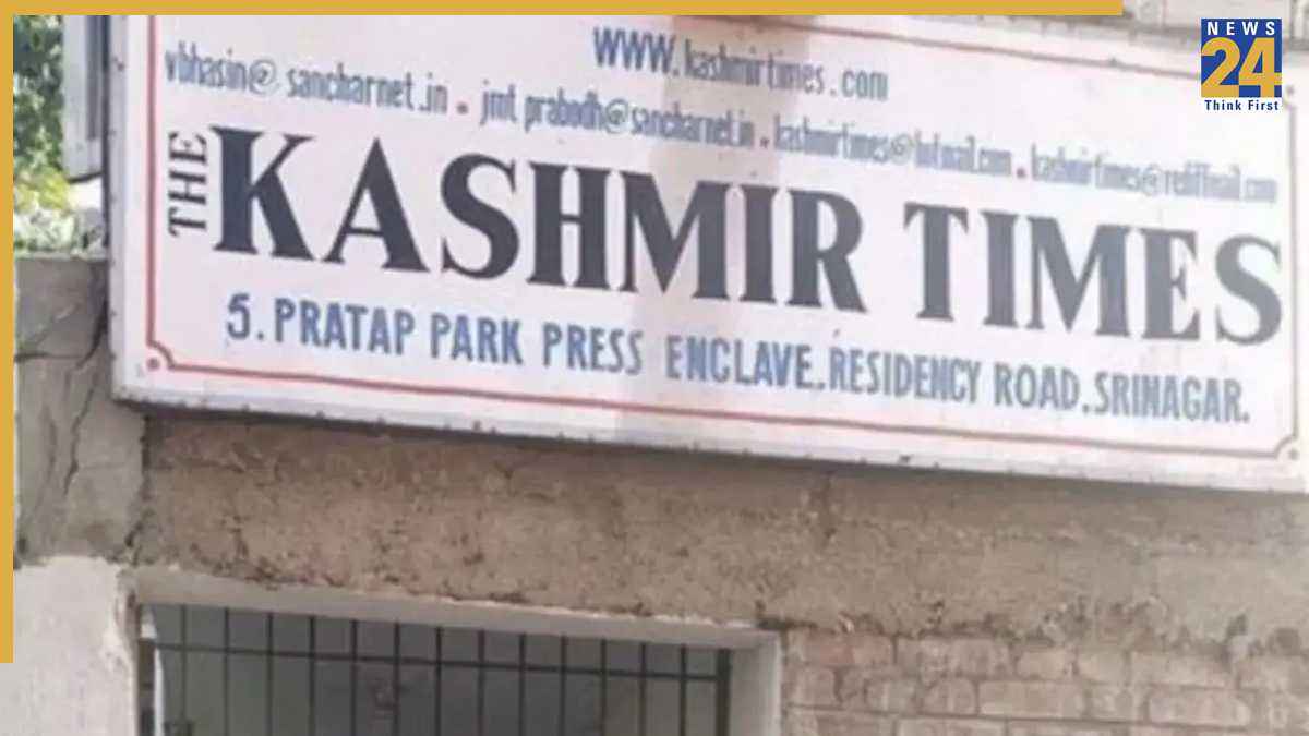 कश्मीर में SIA की बड़ी छापेमारी, 'कश्मीर टाइम्स' ऑफिस में मिले AK-47 के 14 कारतूस और हैंडग्रेनेड