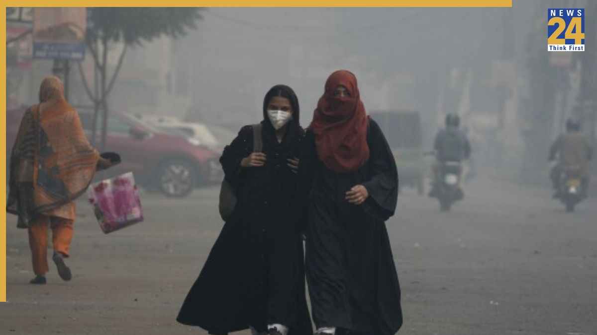 लाहौर एक बार फिर दुनिया के सबसे प्रदूषित शहरों में शामिल, AQI पहुंचा 577 के खतरनाक स्तर पर