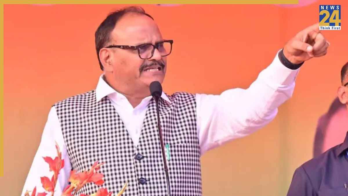 UP के डिप्टी CM ब्रजेश पाठक ने अखिलेश यादव पर साधा निशाना, बोले 'हमारी सरकार घुसपैठियों को राज्य से बाहर भेजेगी'