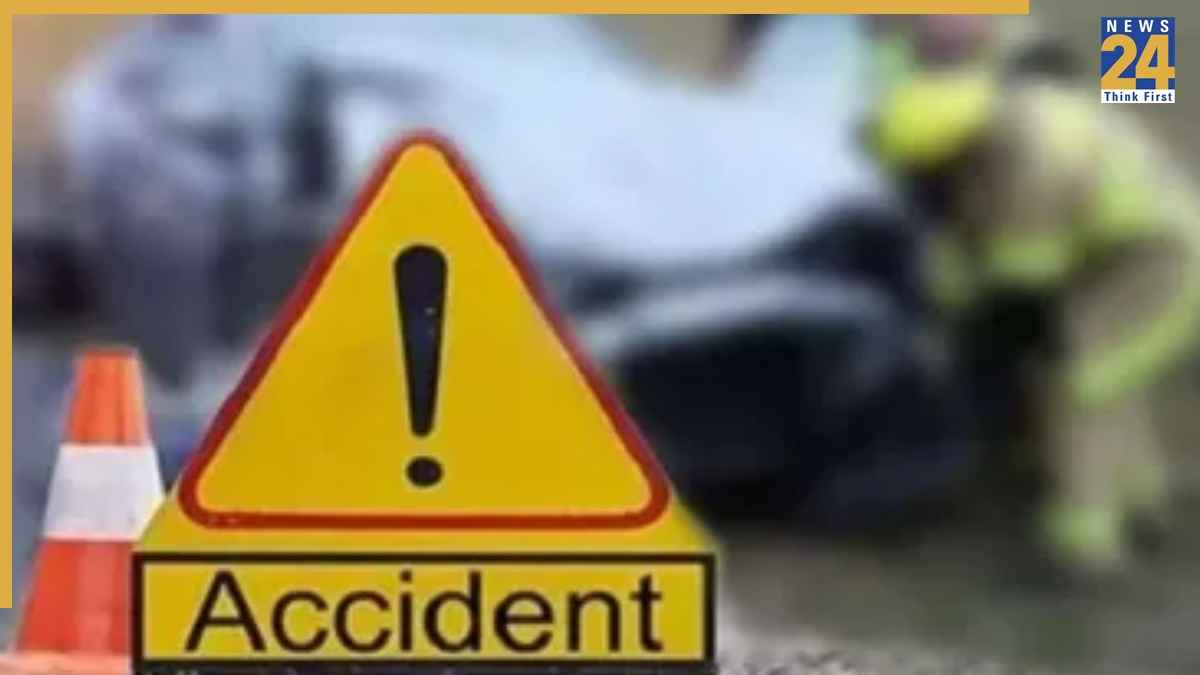 यूपी के लखीमपुर खीरी में बारात से लौटते समय नहर में गिरी कार, अब तक 5 की मौत