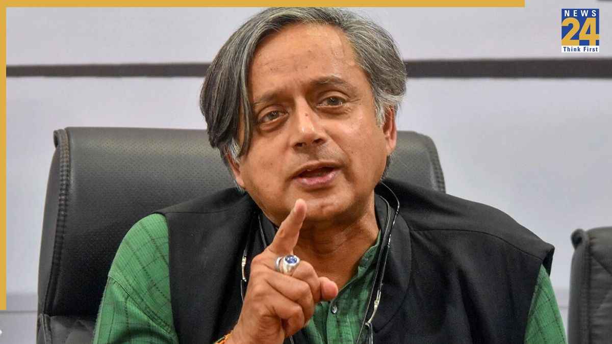 Shashi Tharoor, Congress Party, Lal Krishna Advani, Congress leader, BJP Party, Pawan Khera, शशि थरूर, कांग्रेस पार्टी, लाल कृष्ण आडवाणी, कांग्रेस नेता, बीजेपी पार्टी, पवन खेड़ा