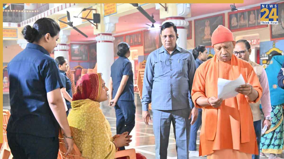 CM योगी की अगुवाई में बही देशभक्ति की बयार, सरदार पटेल की 150वीं जयंती पर किया एकता यात्रा का शुभारंभ