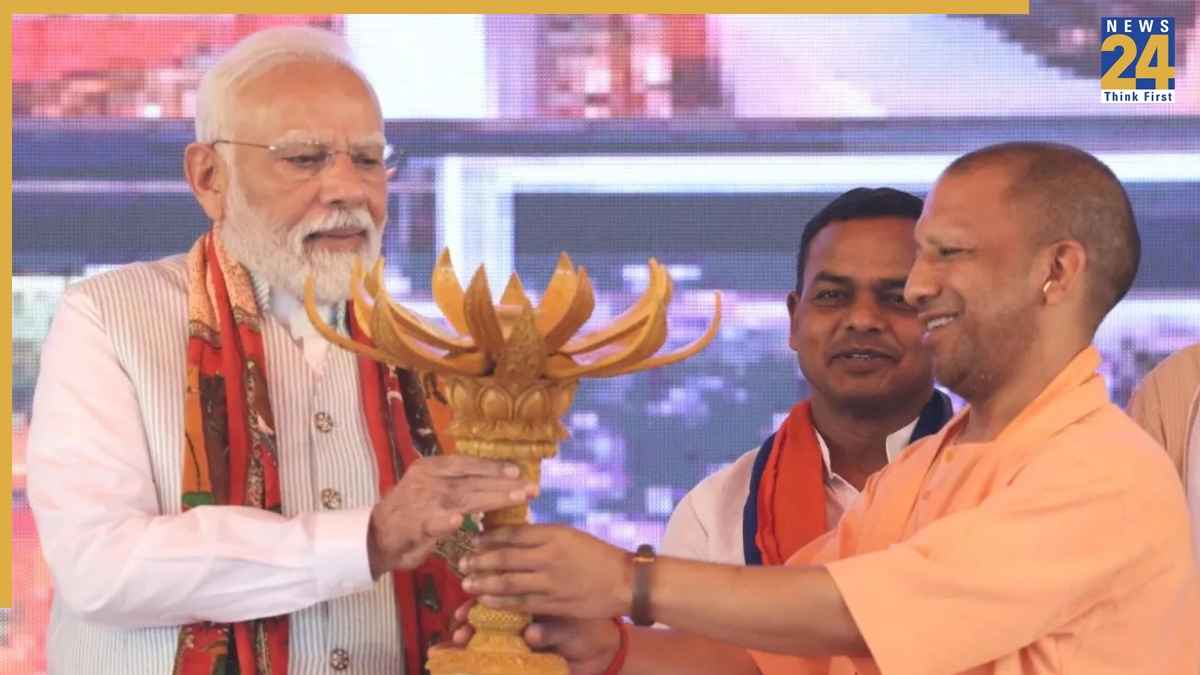 मोदी-योगी का 'एक्शन प्लान फॉर काशी एंड सारनाथ', काशी के 10 प्रमुख स्थलों पर फसाड लाइटिंग का कार्य जल्द होगा शुरू