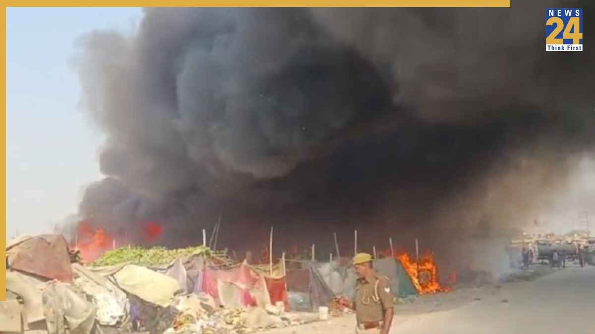 Fire In Greater Noida (2)