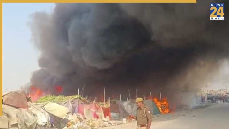 Fire In Greater Noida (2)