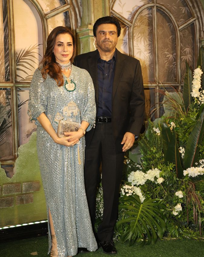 Neelam Kothari, Poonam Dhillon, Madhoo, Nia Sharma-1-2-3-4-5-6