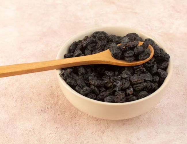 Black raisins benefits-1-2-3-4-5
