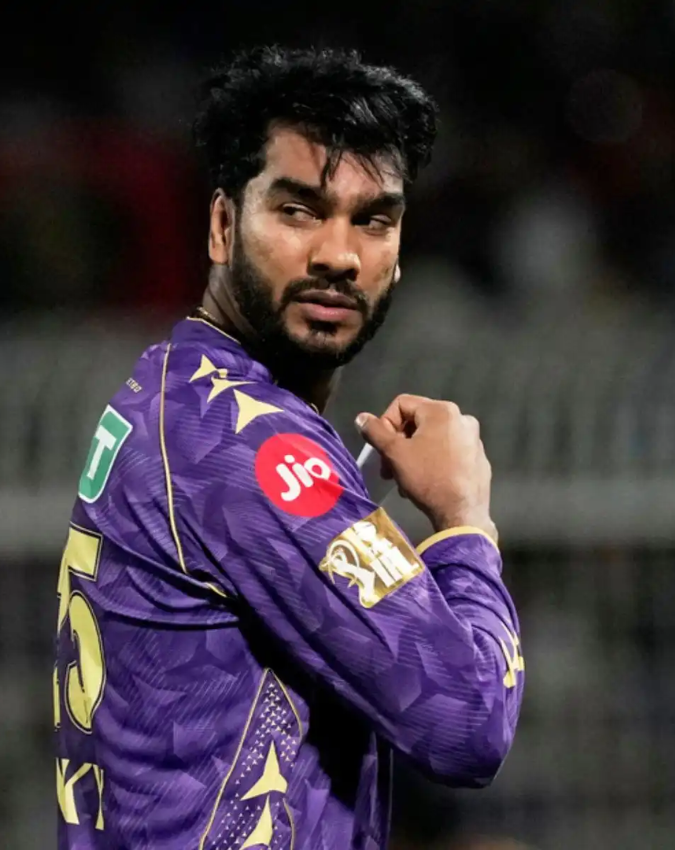 Most Expensive IPL Players Released:-1-2