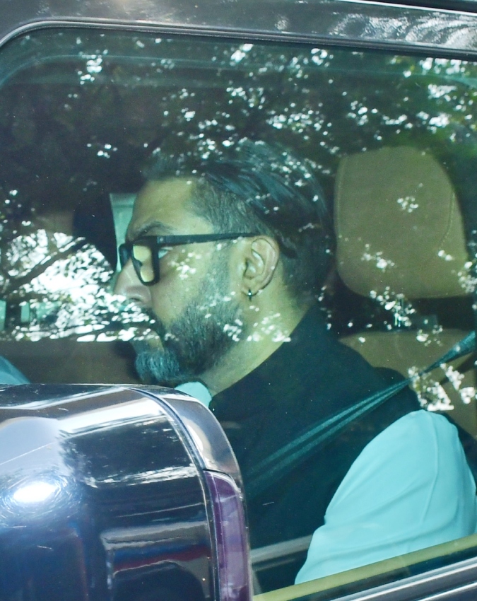 Dharmendra last rites Dharmendra last rites-1-2-3-4-5