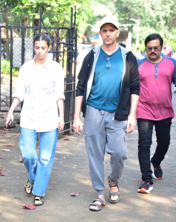 Zarine Khan Last Rites Photos-1-2-3-4