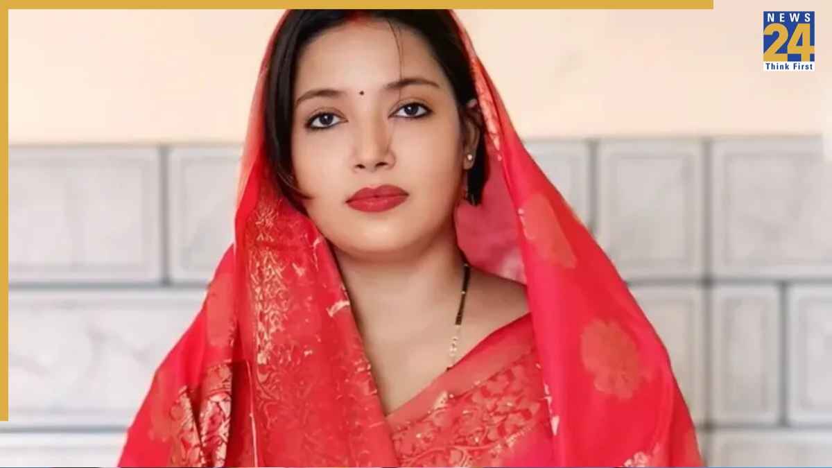 पवन सिंह की पत्नी ज्योति पर दर्ज हुई FIR, जानिए किस आरोप में लिया गया एक्शन