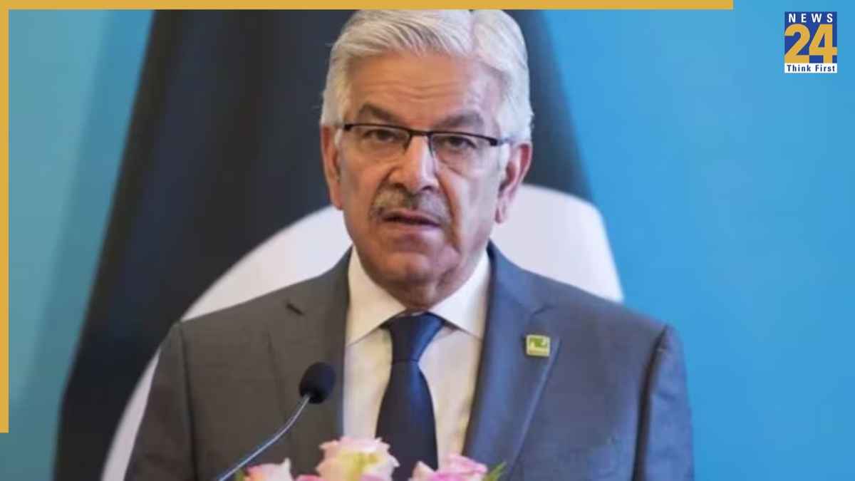 pakistan defence minister