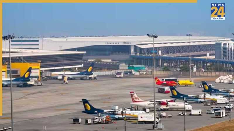 दिल्ली में IGI एयरपोर्ट पर एटीएस खराब हुआ।