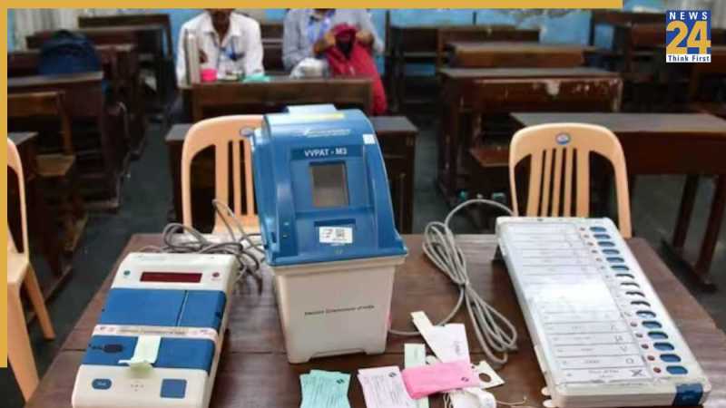 बिहार में ईवीएम मशीन खराब