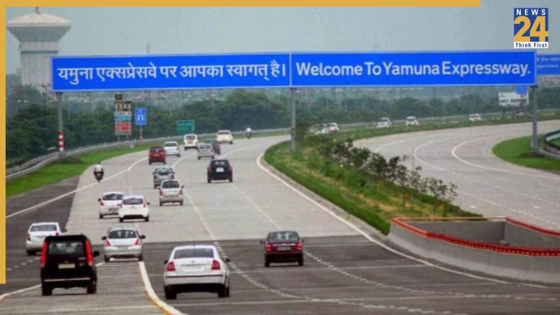 Yamuna Expressway Speed Limit, Fog Safety Measures, Road Accident Prevention, Aligarh RTO Vandana Singh, Speed Cameras Monitoring, 15 December Traffic Rules, यमुना एक्सप्रेसवे स्पीड लिमिट, कोहरे से बचाव के उपाय, सड़क दुर्घटना से बचाव, अलीगढ़ RTO वंदना सिंह, स्पीड कैमरा मॉनिटरिंग, 15 दिसंबर ट्रैफिक नियम