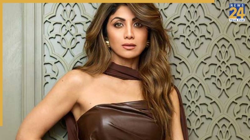 IT Raid At Shilpa Shetty House, Shilpa Shetty IT Raid At Shilpa Shetty House, Shilpa Shetty