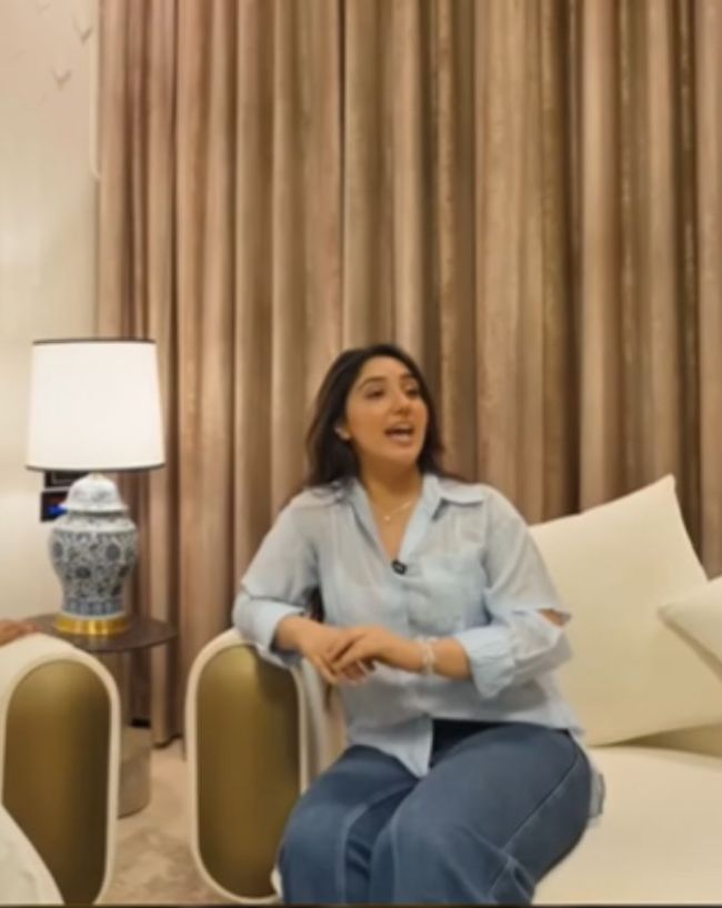 Ashnoor Kaur House Tour Inside Photos-1-2-3-4