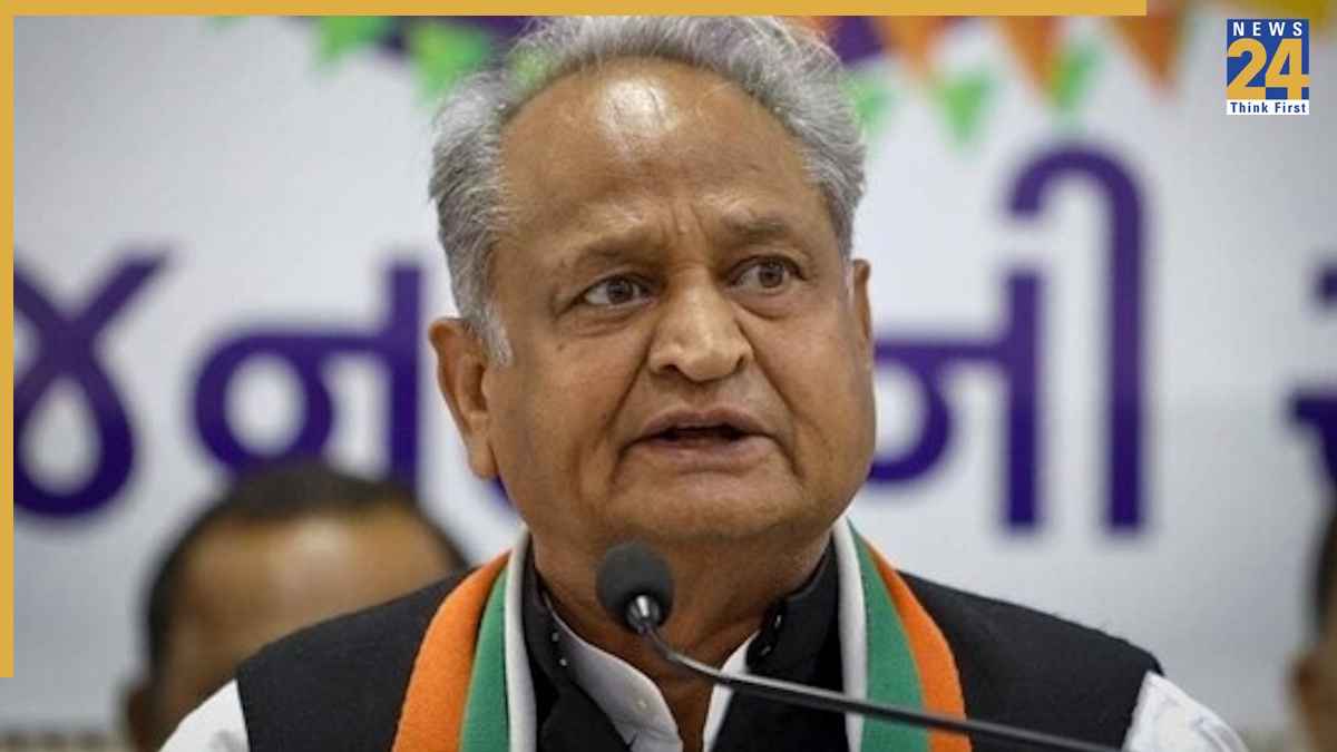 अरावली को 'बचाने' नहीं 'बेचने' की तैयारी? गहलोत का बड़ा आरोप, बोले- केंद्र की मंशा हुई उजागर
