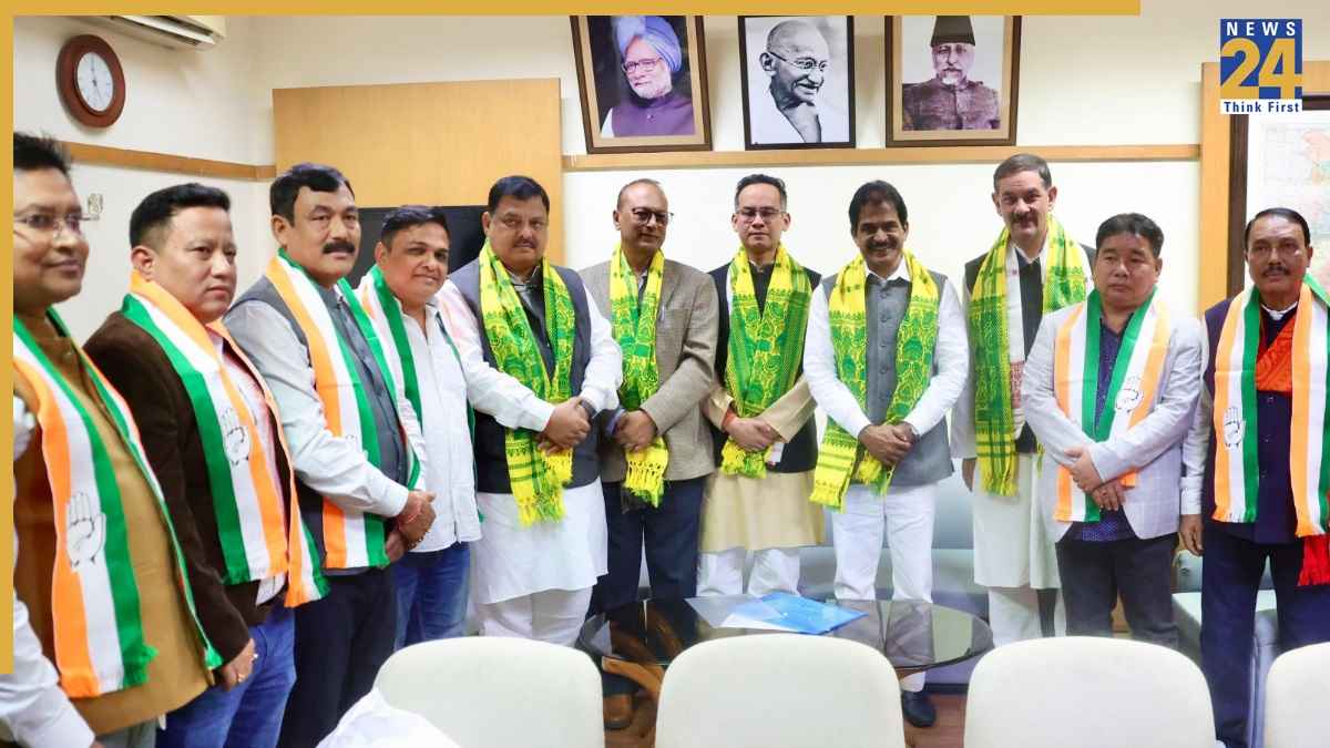 कांग्रेस को असम में बड़ी सफलता, 4 दिग्गज नेताओं ने थामा हाथ, प्रदेशाध्यक्ष बोले- BJP से त्रस्त हैं लोग