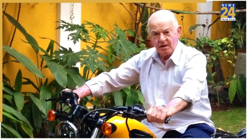 Dino Morea Father Passes Away