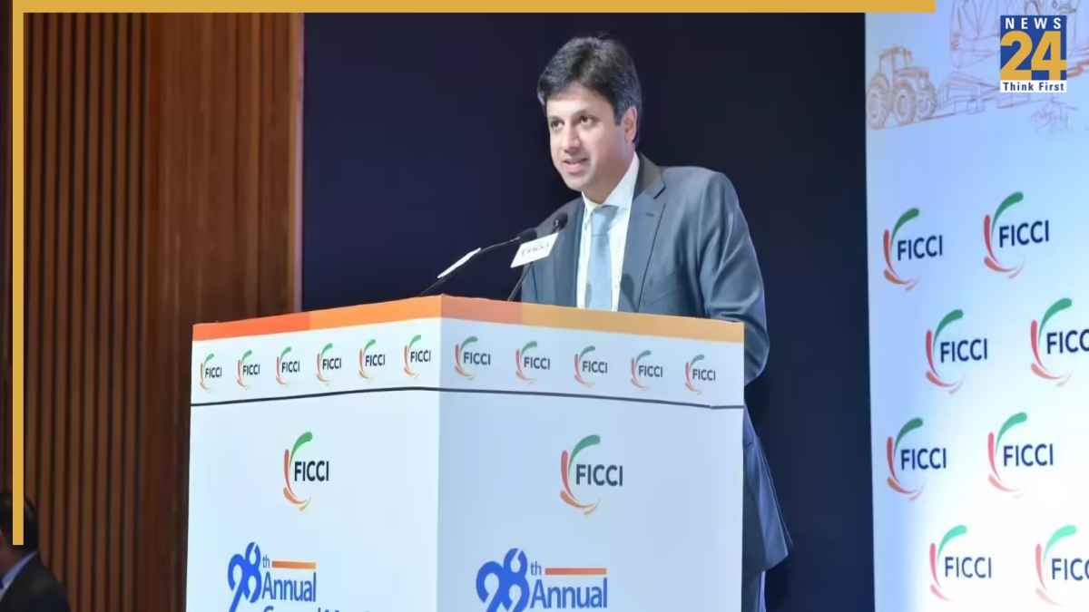 'वर्कफोर्स और इंडस्ट्री के लिए गेमचेंजर हैं चार लेबर कोड', इंटरव्यू में बोले FICCI अध्यक्ष गोयनका