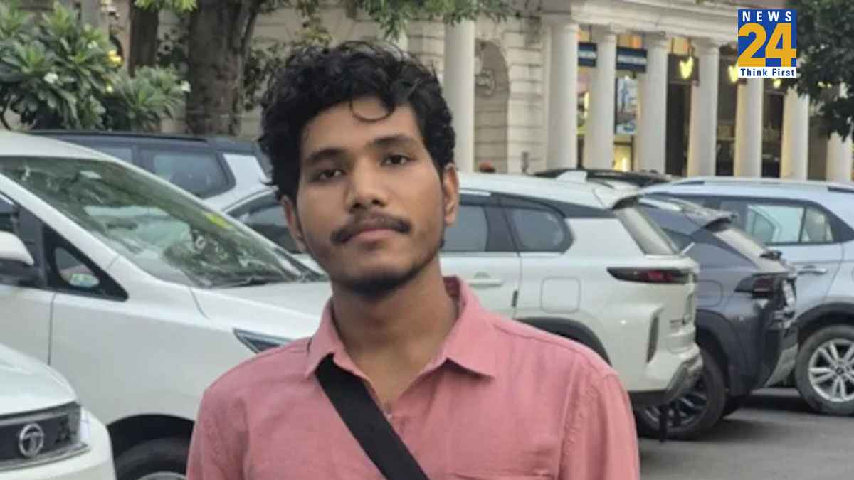'मम्मी… पैसे बर्बाद नहीं करना चाहता' : नोएडा में बीटेक के छात्र ने फांसी लगाकर किया सुसाइड
