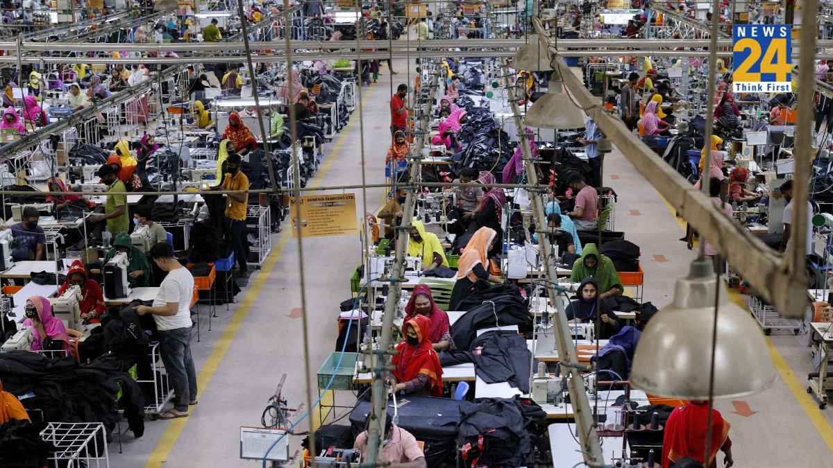 Inquilab Manch demand cancellation of work permits