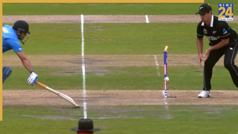 MS Dhoni Run Out