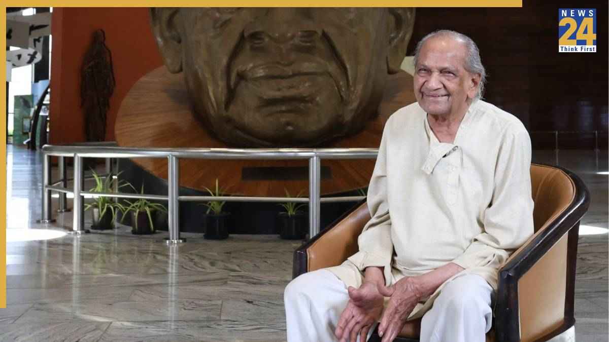 दुनिया की सबसे ऊंची मूर्ति बनाने वाले राम वनजी सुतार का निधन, 100 साल की उम्र में ली आखिरी सांस