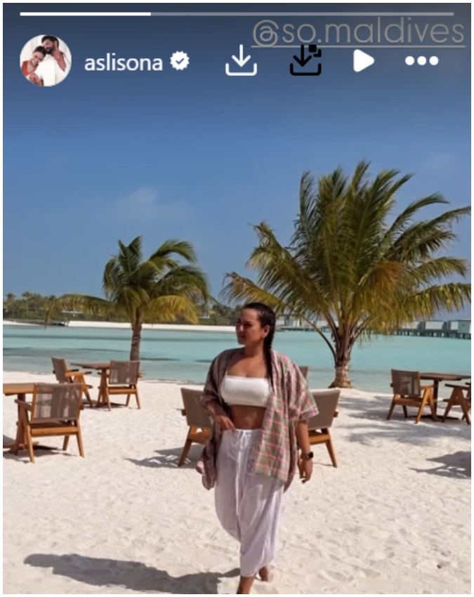 Bollywood Celebs Vacation-1-2-3