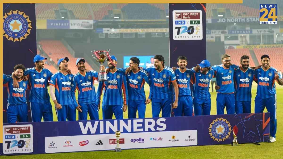 IND vs NZ: न्यूजीलैंड के खिलाफ टी20 सीरीज के लिए हुआ टीम इंडिया का ऐलान, उप कप्तान शुभमन गिल टीम से बाहर
