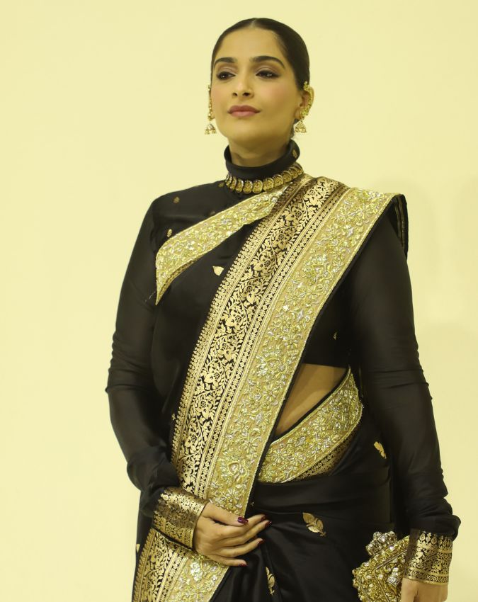 Bollywood Celebs Attend Nita Ambani Swadesh Event Bollywood Celebs Attend Nita Ambani Swadesh Event-1-2-3-4