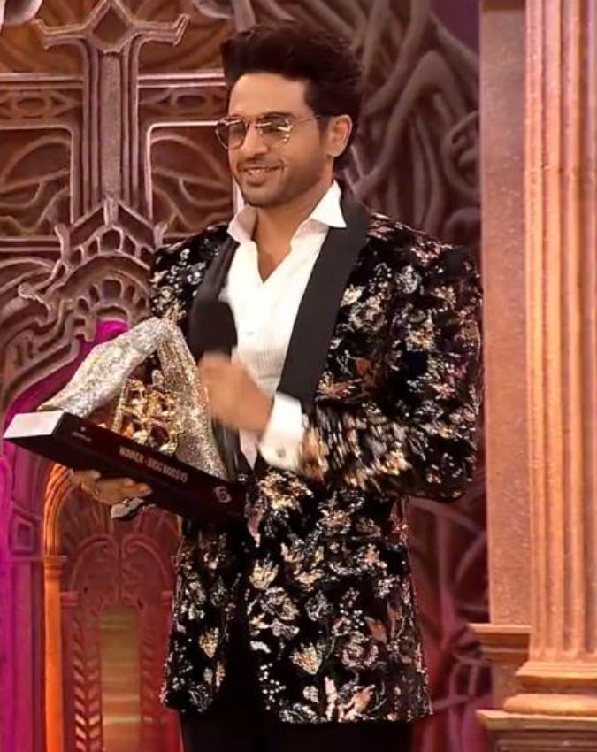 Bigg Boss 19 Winner Gaurav Khanna, Gaurav Khanna won BB19 Trophy-1-2-3