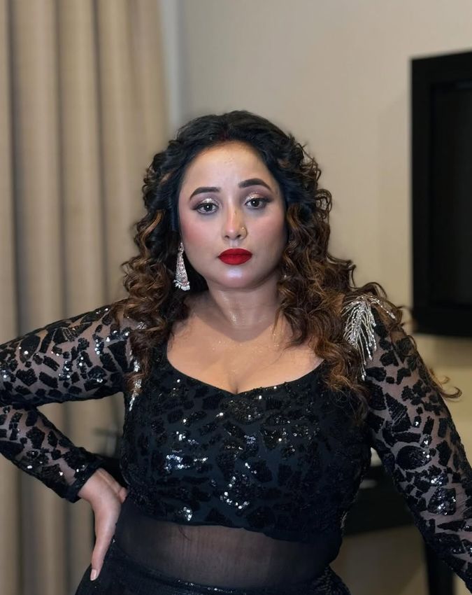Rani Chatterjee With Mystery Man Rani Chatterjee With Mystery Man-1-2-3-4-5