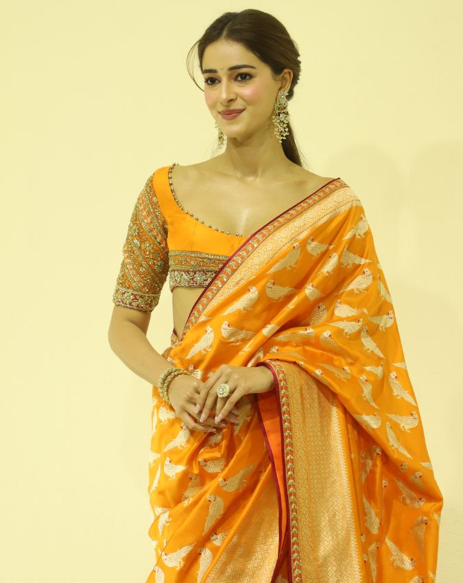 Bollywood Celebs Attend Nita Ambani Swadesh Event Bollywood Celebs Attend Nita Ambani Swadesh Event-1-2-3-4-5-6