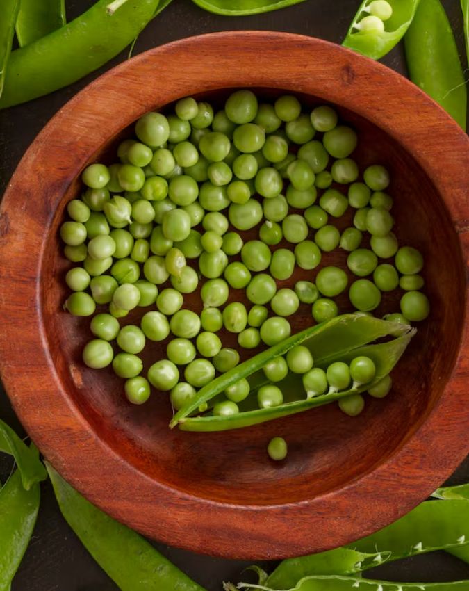 डाइट में जरूर शामिल करें हरी मटर . Image Source Freepik -1-2-3-4