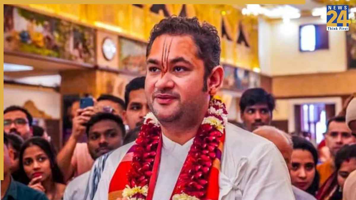वैष्णवाचार्य पुंडरीक गोस्वामी महाराज देश के नामी धर्मगुरूओं को कथा सुनाने वाले अधिकारी व्यक्तित्व
