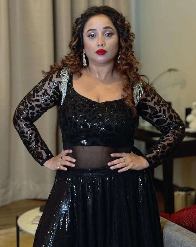 Rani Chatterjee With Mystery Man Rani Chatterjee With Mystery Man-1-2-3-4-5-6-7