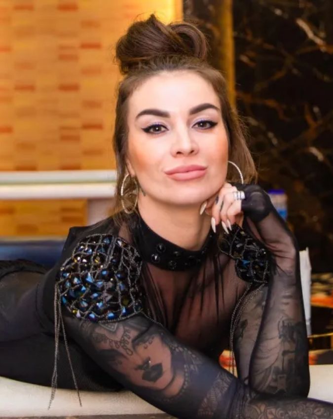 कौन है बेली डांसर क्रिस्टिना शेख?-1-2-3