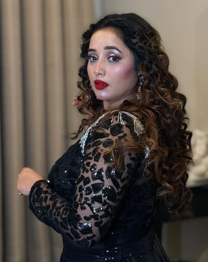 Rani Chatterjee With Mystery Man Rani Chatterjee With Mystery Man-1-2-3-4-5-6-7-8