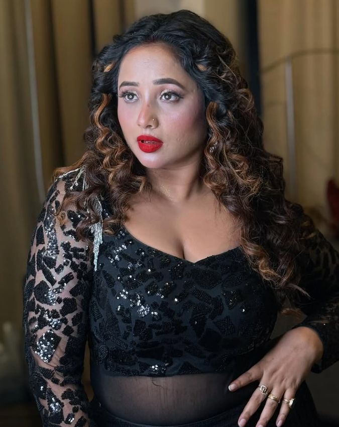 Rani Chatterjee With Mystery Man Rani Chatterjee With Mystery Man-1-2