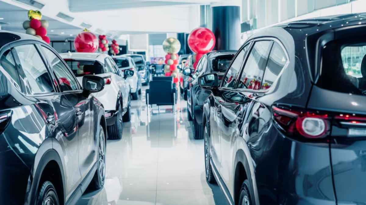 नए साल से पहले SUV खरीदारों की चांदी, Kia से Tata तक इन गाड़ियों पर मिल रहा लाखों का डिस्काउंट