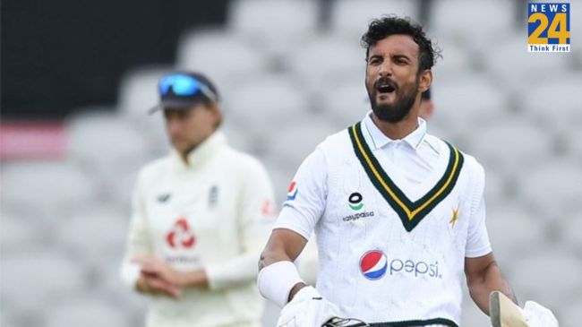 शान मसूद जश्न मनाते हुए शान मसूद जश्न मनाते हुए