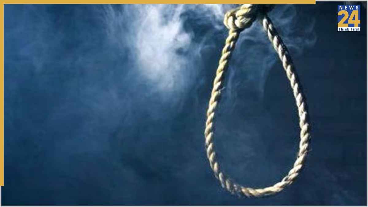 दिल्ली: कालकाजी में परिवार के 3 लोगों ने की आत्महत्या, फंदे से लटके मिले सभी के शव