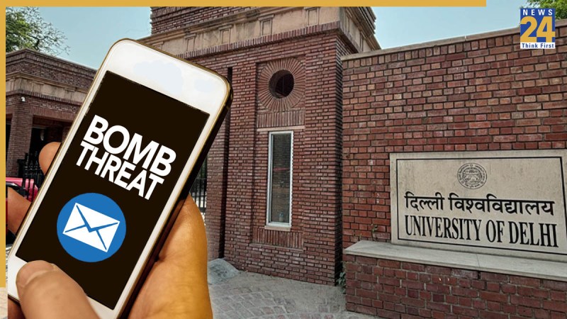 delhi university bomb threat