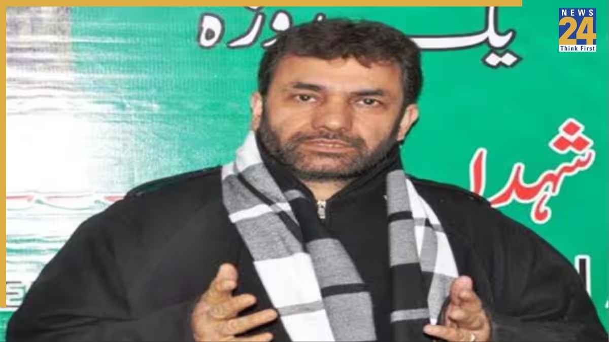 29 साल पुराना केस: पूर्व JKLF कमांडर जावेद मीर और स्वतंत्रतावादी नेता शकील बख्शी गिरफ्तार, 1996 के श्रीनगर दंगे से जुड़ा मामला फिर से खुला