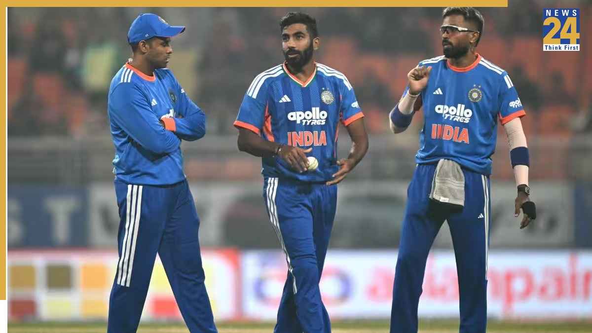 jasprit bumrah and Axar Patel