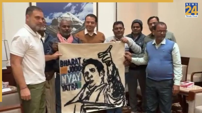 rahul gandhi met bunkar rahul gandhi met bunkar