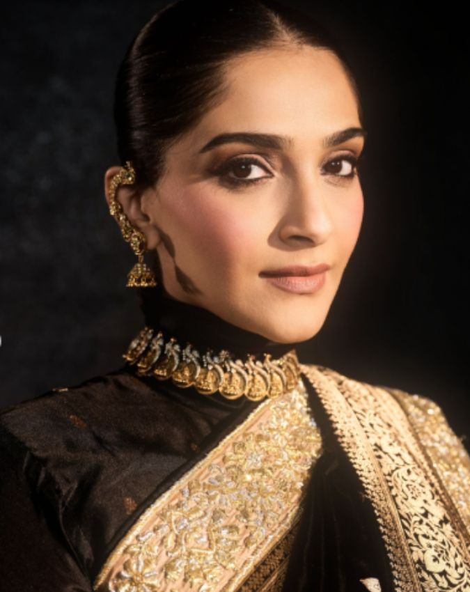 sonam kapoor (1) -1-2-3-4-5